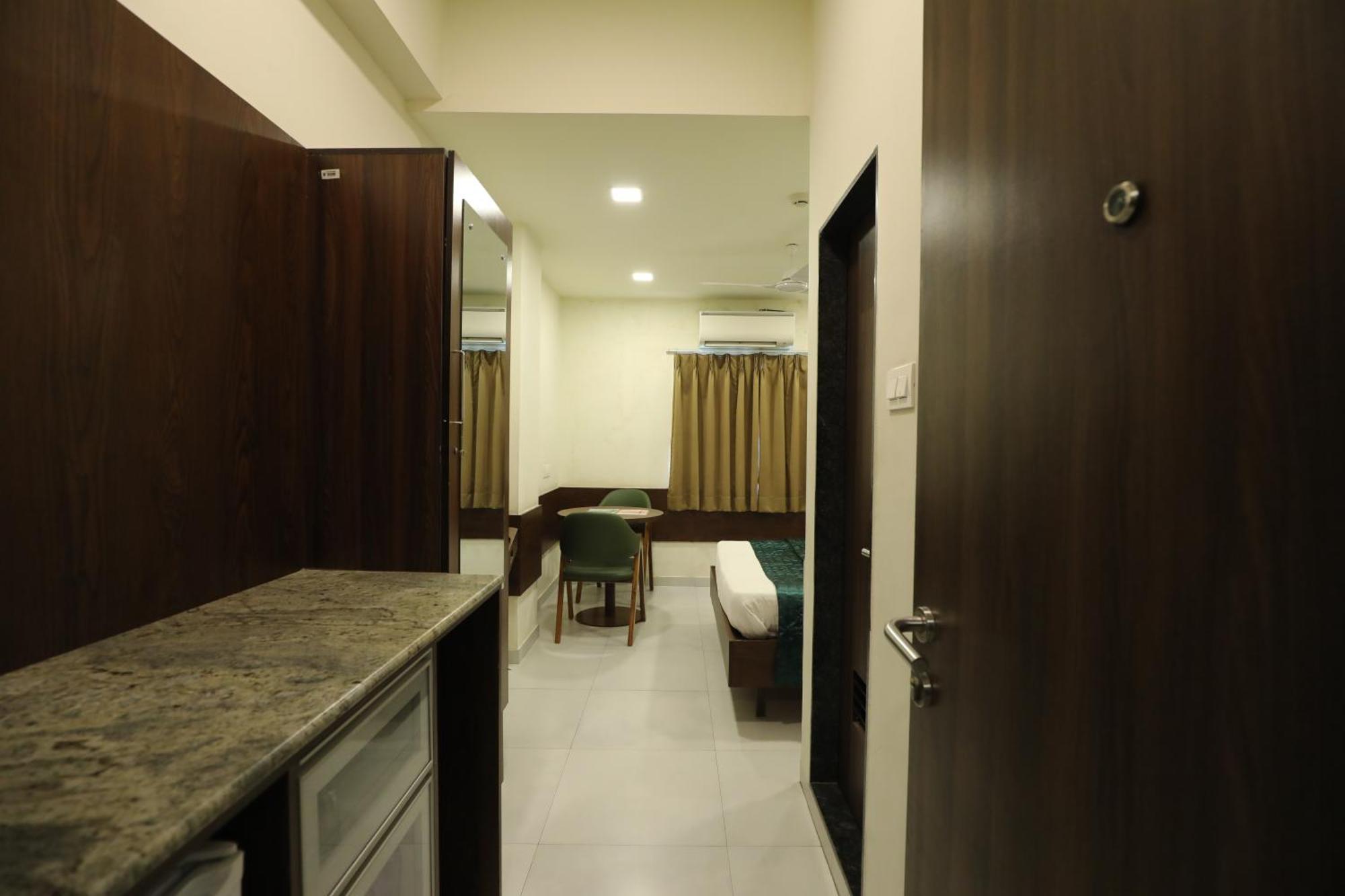 Greenotel Rooms Hazira, Surat Dış mekan fotoğraf
