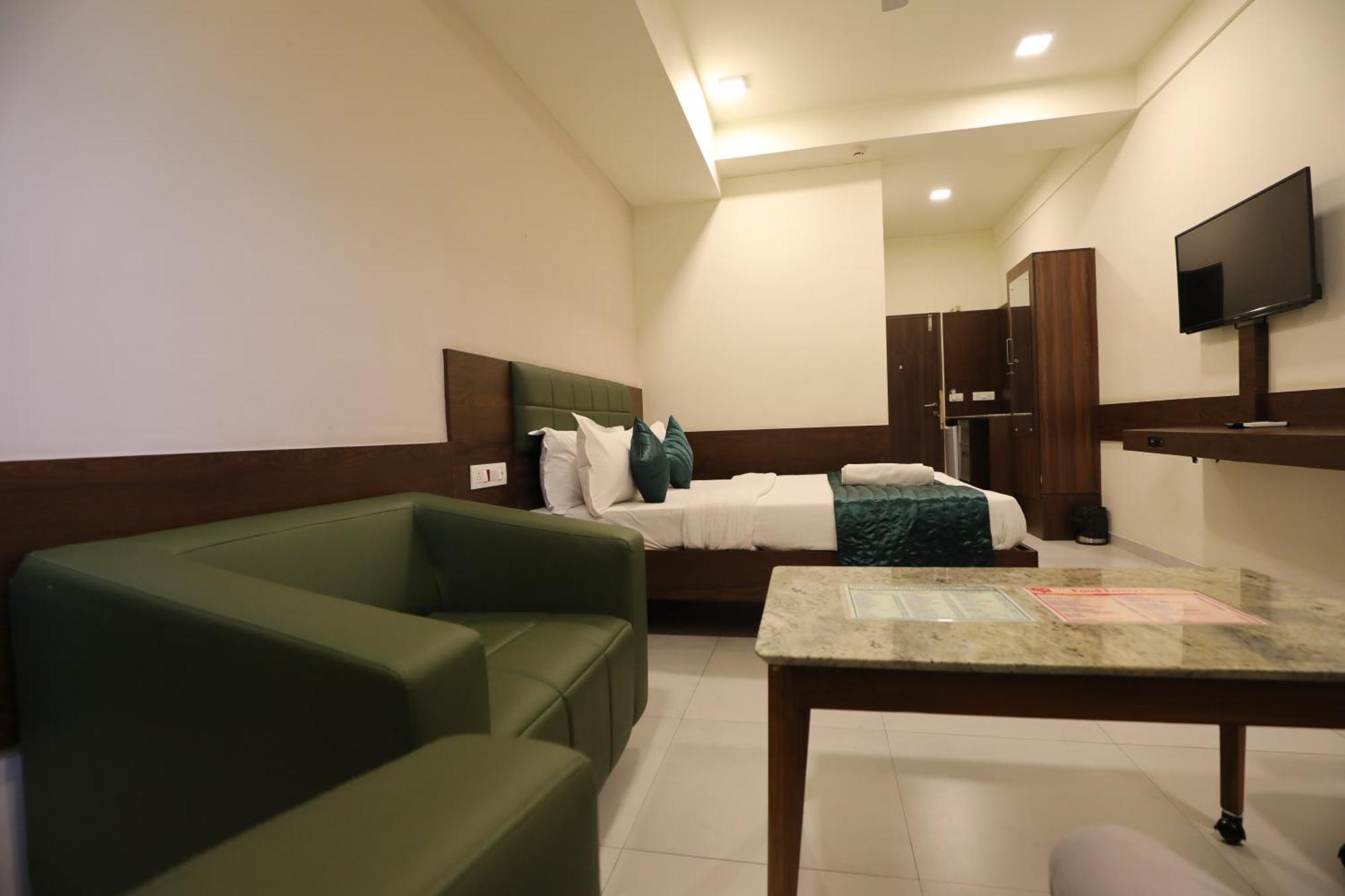 Greenotel Rooms Hazira, Surat Dış mekan fotoğraf